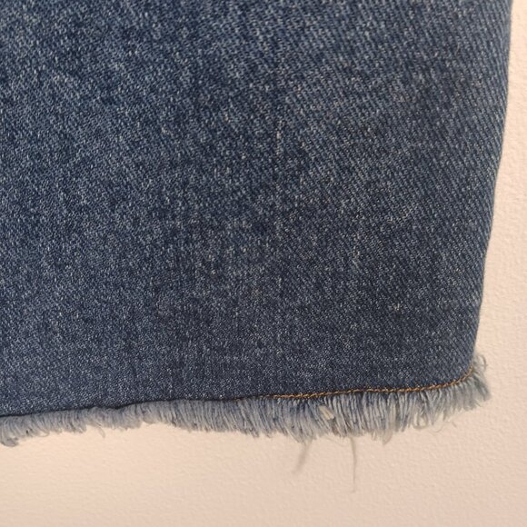 Liz Claiborne Size 10 Denim Skirt, Fray Hem, Zip Fly, Western, Casual, Classic - Picture 10 of 16